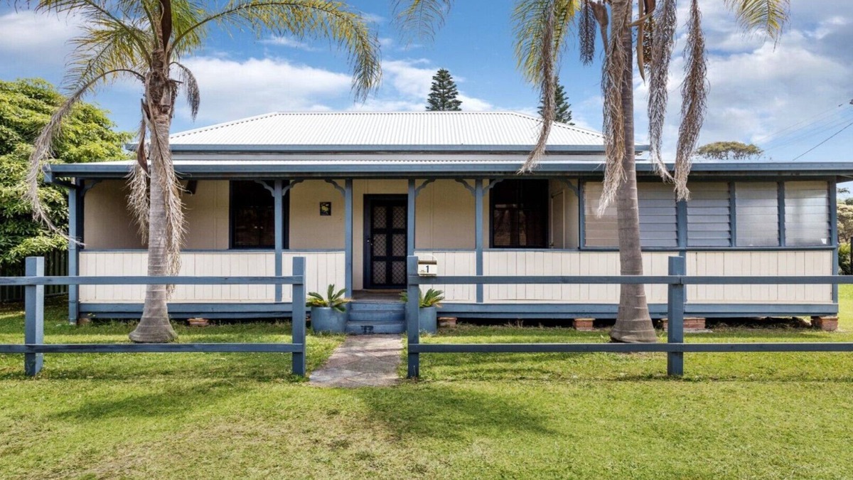 Old Bar House | Old Bar Cottage, TOP NOTCH
