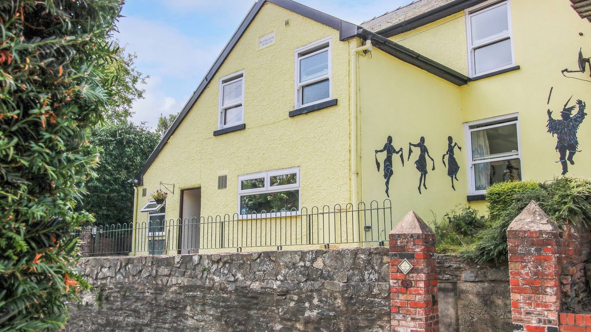 Bishops Castle Cottage | OLD BRICKLAYER'S ARMS, pet friendly in Bishop's Castle