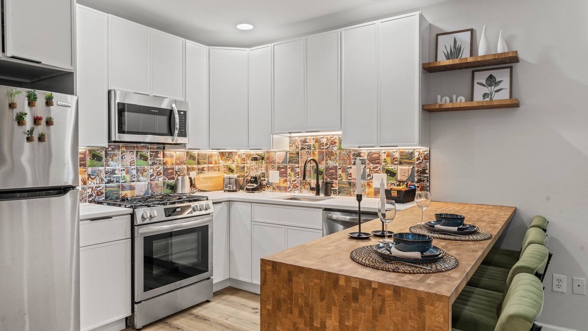 Old City Apartment | Old City 2 BR Near Historic Sites