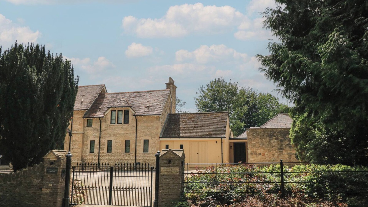 Burford Cottage | OLD COTTAGE HOSPITAL ANNEXE, family friendly in Burford