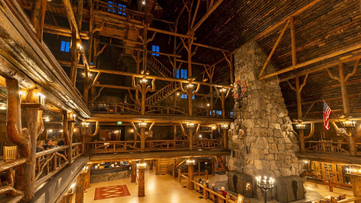 Yellowstone National Park Hotel | Old Faithful Inn - Inside the Park
