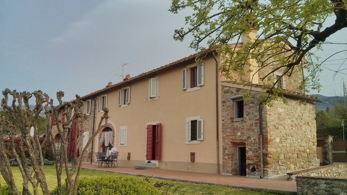 Santomato House | Old farmhouse in Tuscany