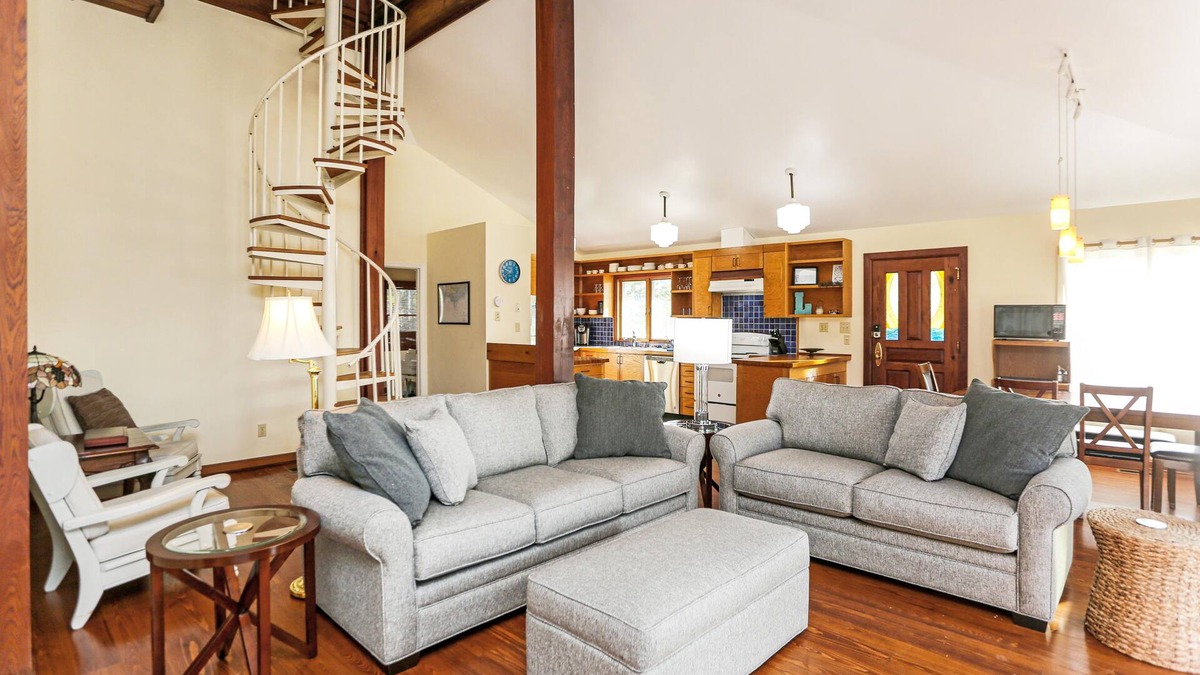 Indian Pass House | Old Florida Peaceful Retreat, Short Walk to Beach ~ Oceans of Time