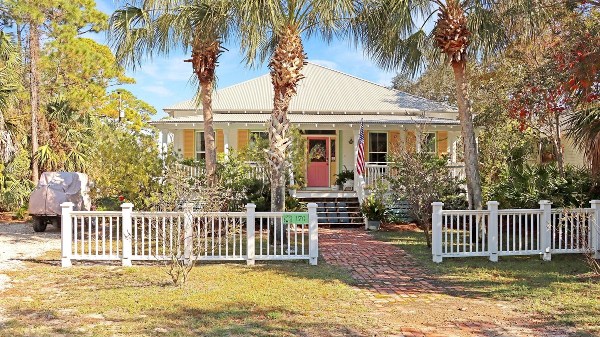 Indian Pass House | Old Florida, Quite, Historic, Completely Remodeled, Near The Beach