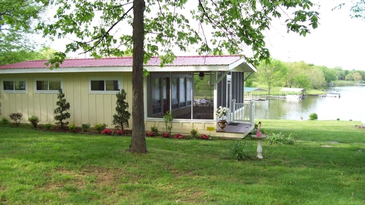 Lebanon Cabin | Old Hickory Lake's Moonlit Bay Honeymoon Cabin - 25 miles from Nashville