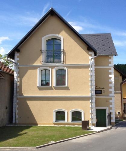 Hradec nad Moravici Bed & Breakfast | Old House
