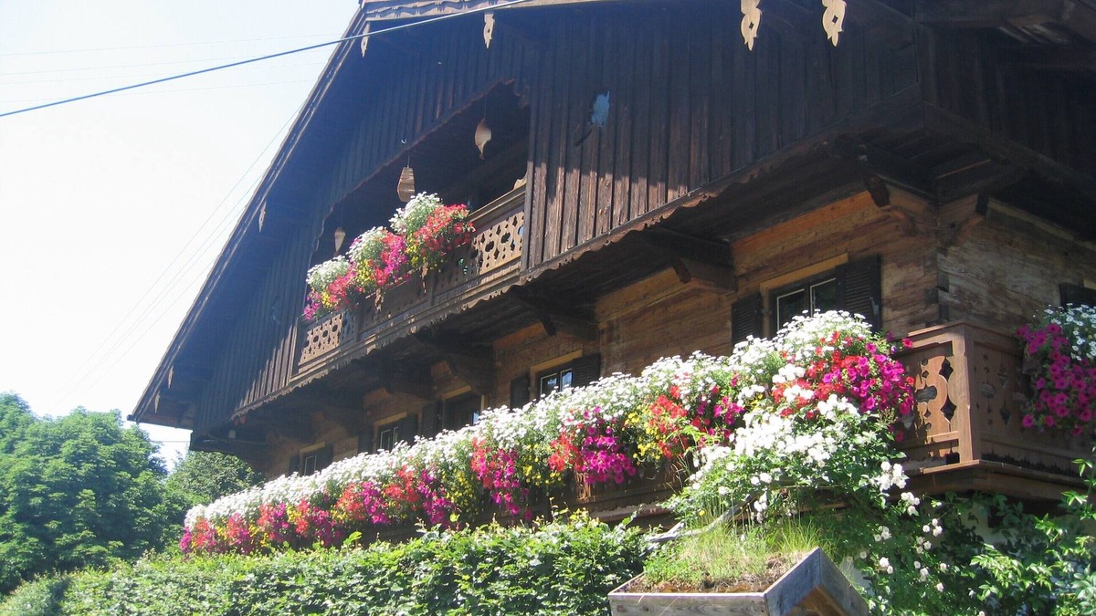 Bad Heilbrunn Apartment | Old house - new walls: large 4 star * apartment in the old farmhouse built in 1666