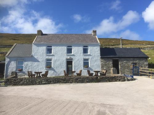 Coumeenoole House | Old Irish farmhouse