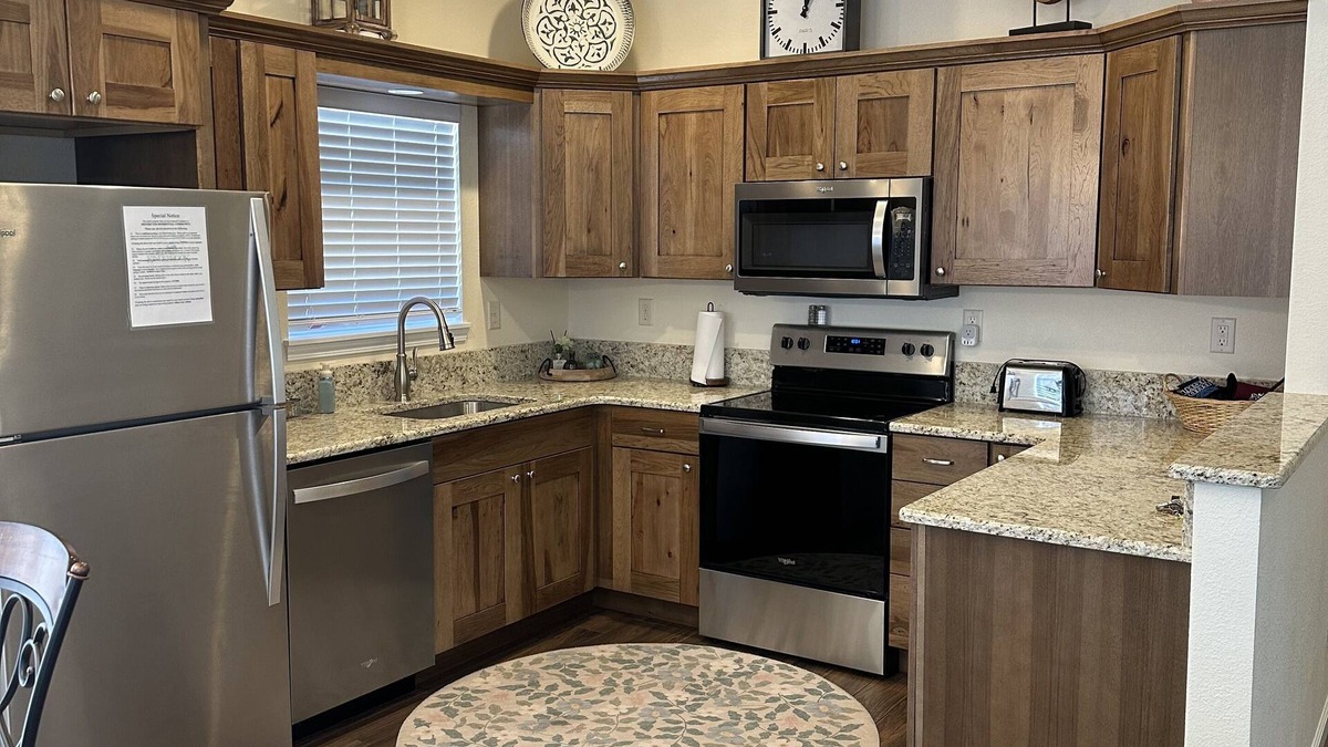 Camdenton Cottage | Old Kinderhook Creekside Golf Cottage #14