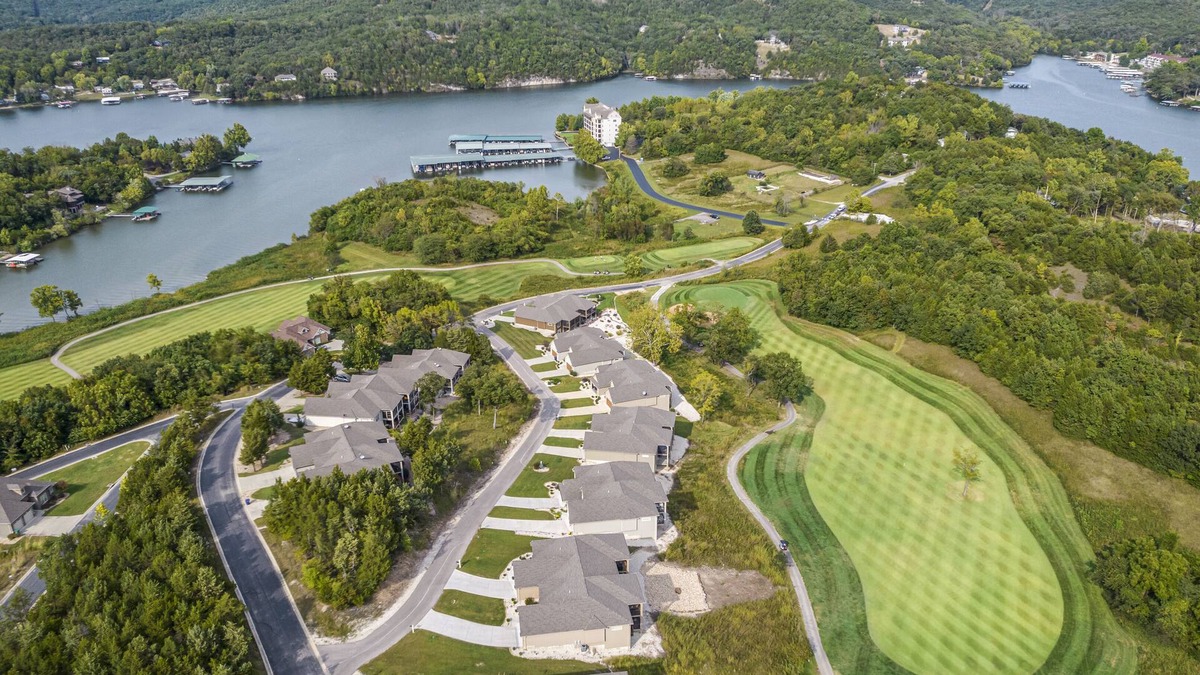 Camdenton Villa | Old Kinderhook Resort & Spa Newer 4br 3ba Villa On 12th Green Golfing & Boating