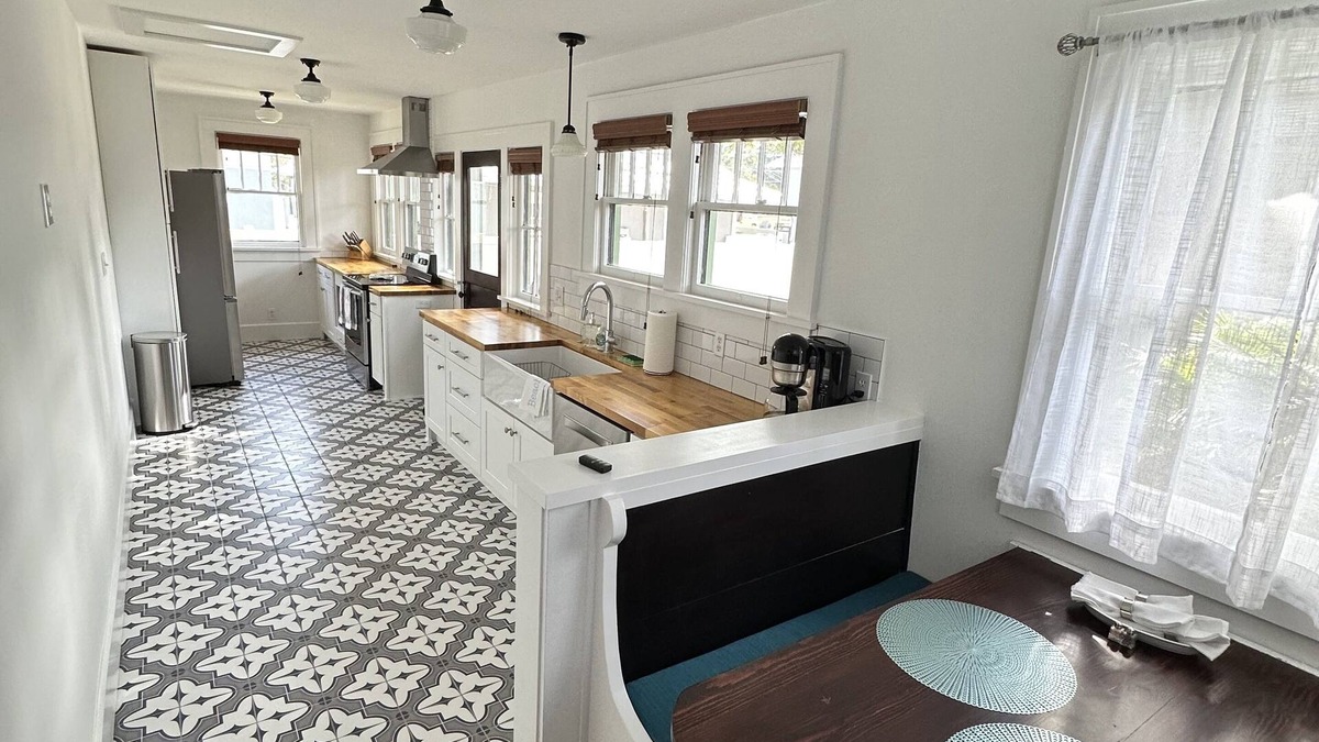 St. Petersburg - Clearwater House | Old NE bungalow, lower level near Black Crow. Walk or Bike with ease to downtown
