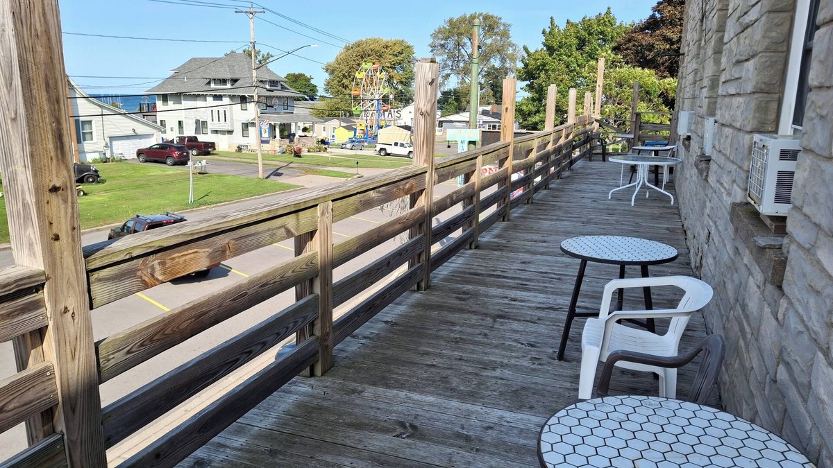 Olcott Apartment | Old Olcott Beach Firestation Guestrooms & Suites