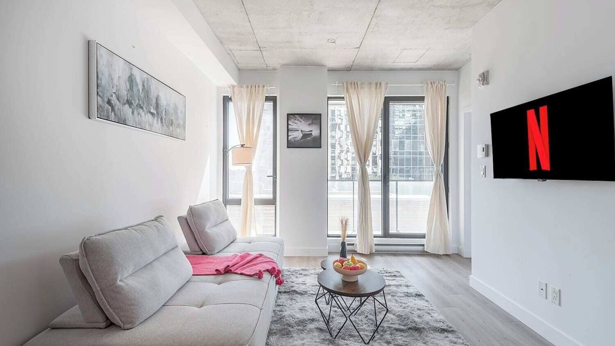 International District Apartment | Old Port Gem | Walkscore 100 | Prime Location