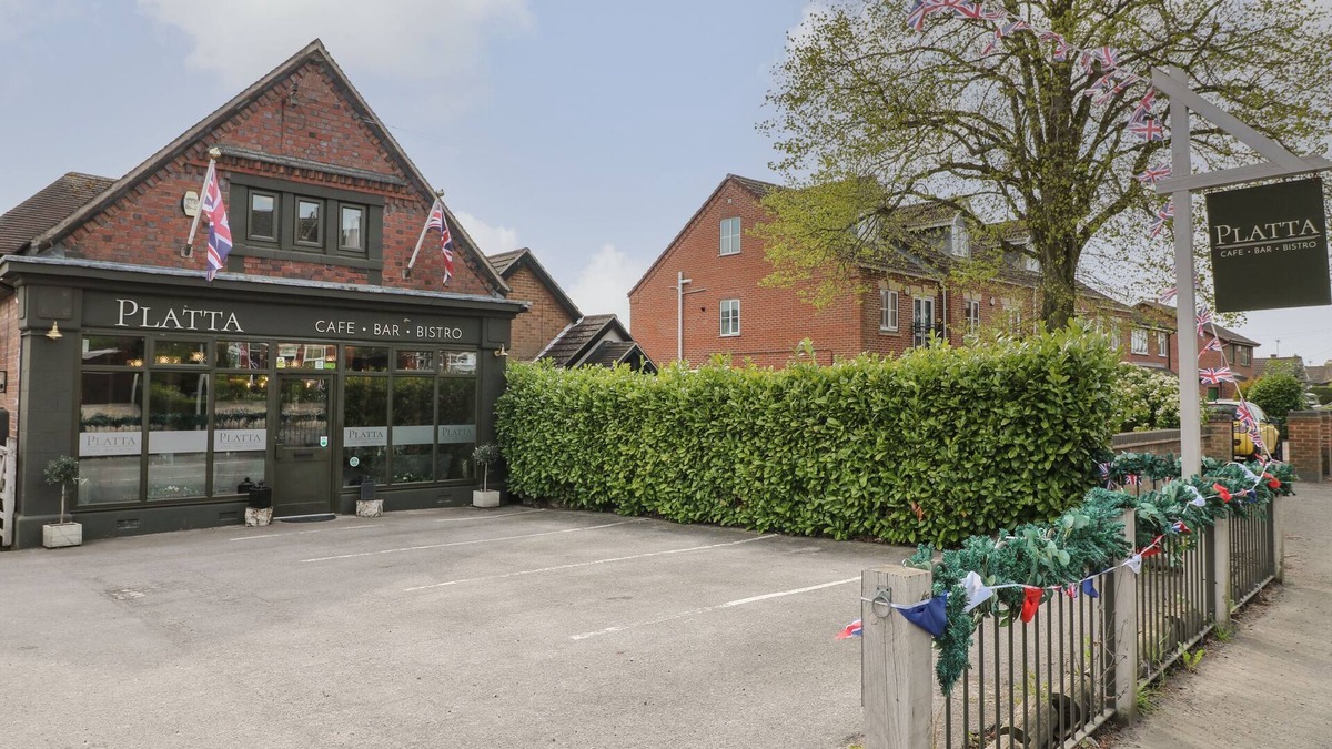 Smalley House | OLD PRINT HOUSE, family friendly in Stanley Common