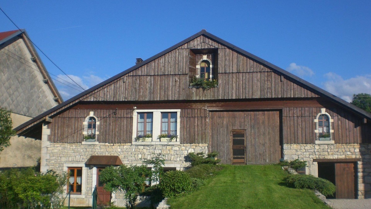 La Chenalotte Apartment | old renovated Comtoise farm in La Chenalotte, a village 20 km from Switzerland