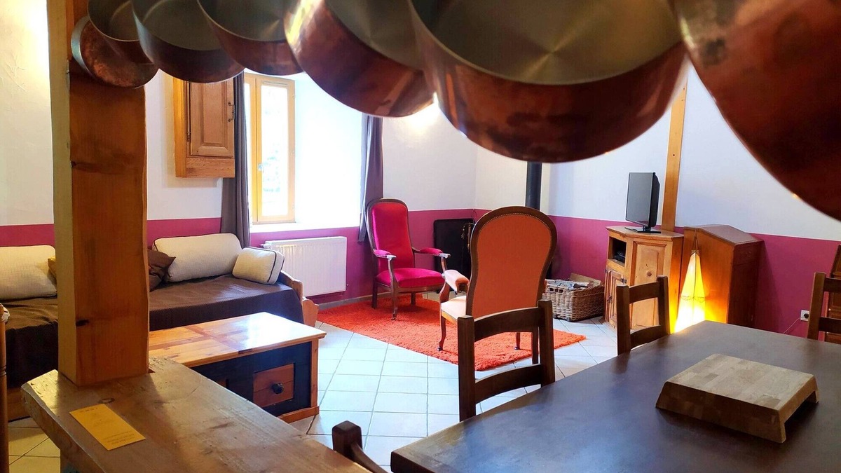 Megevette Apartment | Old renovated mountain farm, quiet, close to skiing