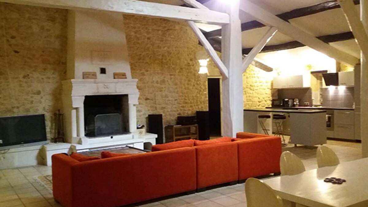 Gaillan-en-Medoc House | Old restored winery