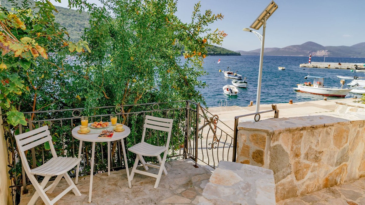 Bigovo Condo | Old rustic house near the sea