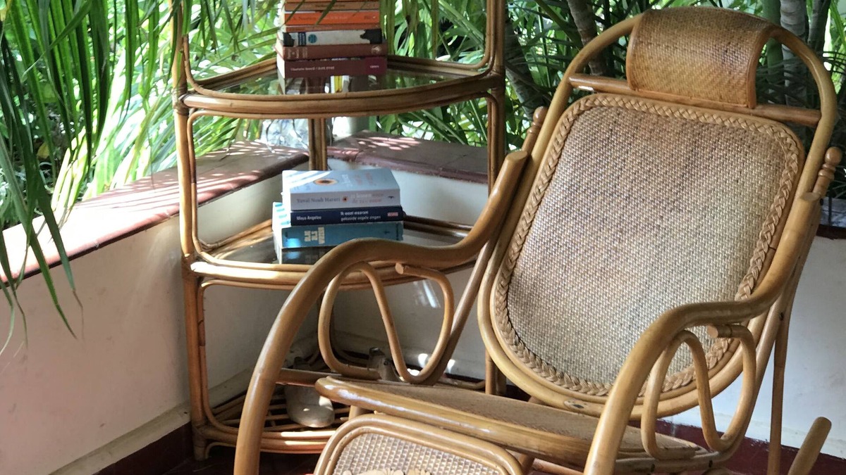 Rooi Catochi Villa | Old school Charming Tropical Villa