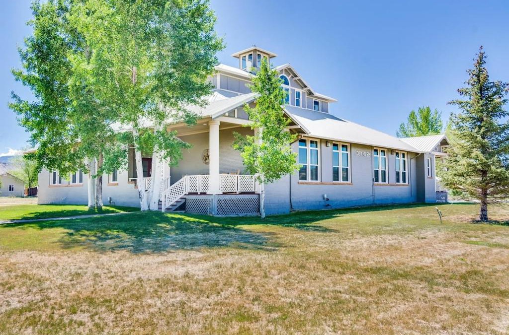 Vernal Cabin | Old School Lodge