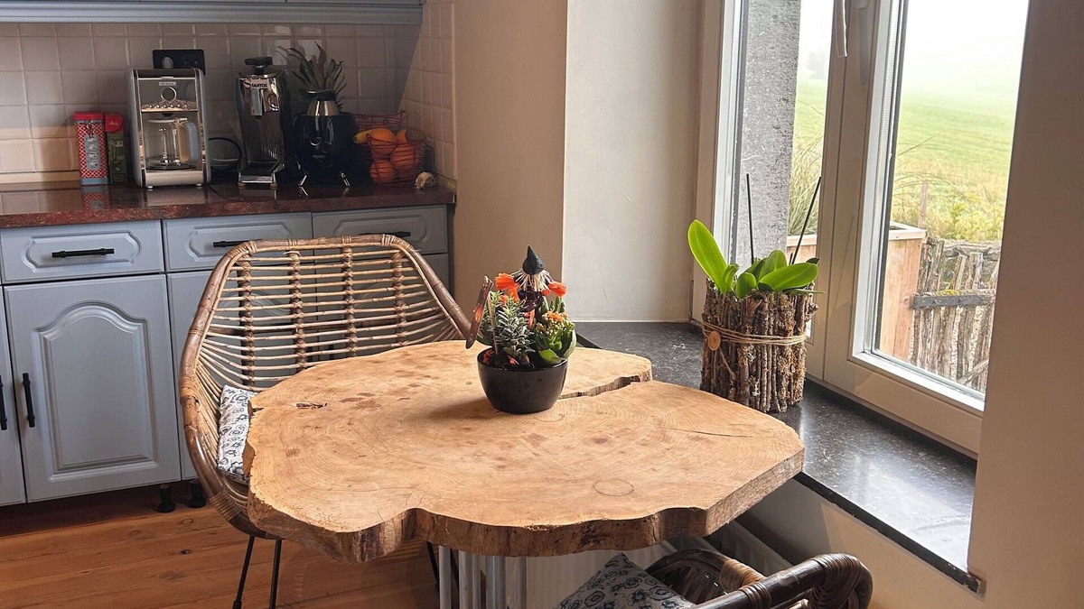 Houmart House | Old school transformed into cozy vacation home for the whole family