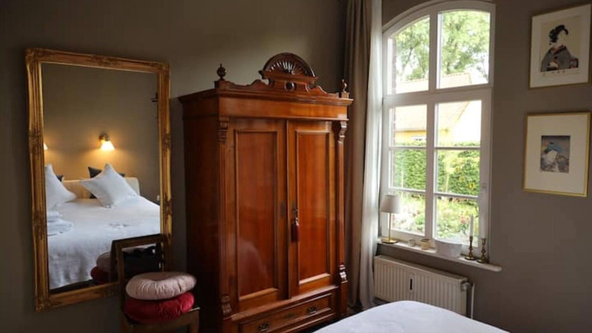 Lachendorf Apartment | Old schoolhouse in the Lüneburg Heath