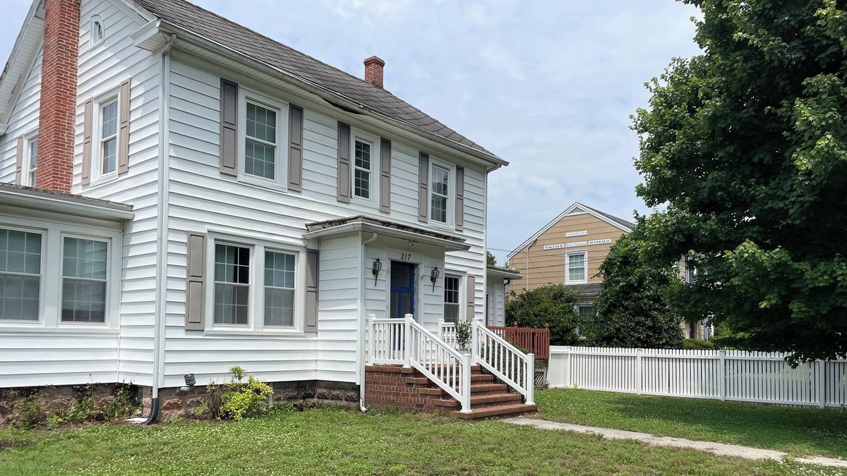 Kilmarnock House | Old Sears Home in the heart of Downtown Kilmarnock