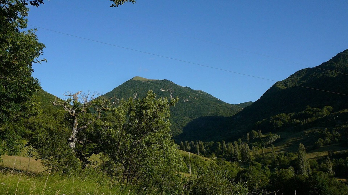 Vesc House | Old secluded sheepfold, surrounded by nature, superb view, sun/freshness/silence