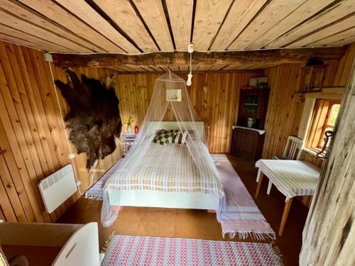 Hara Cabin | Old Silent