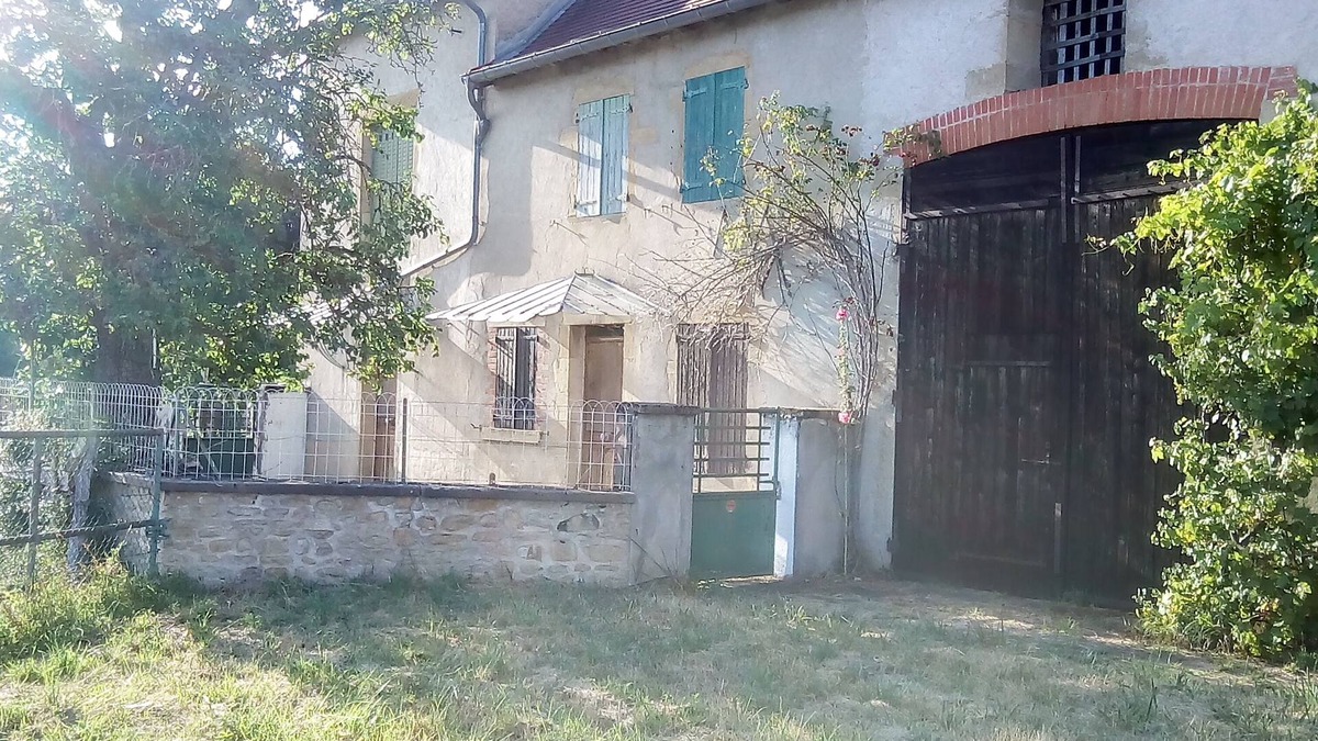 Baudemont House | Old stone house