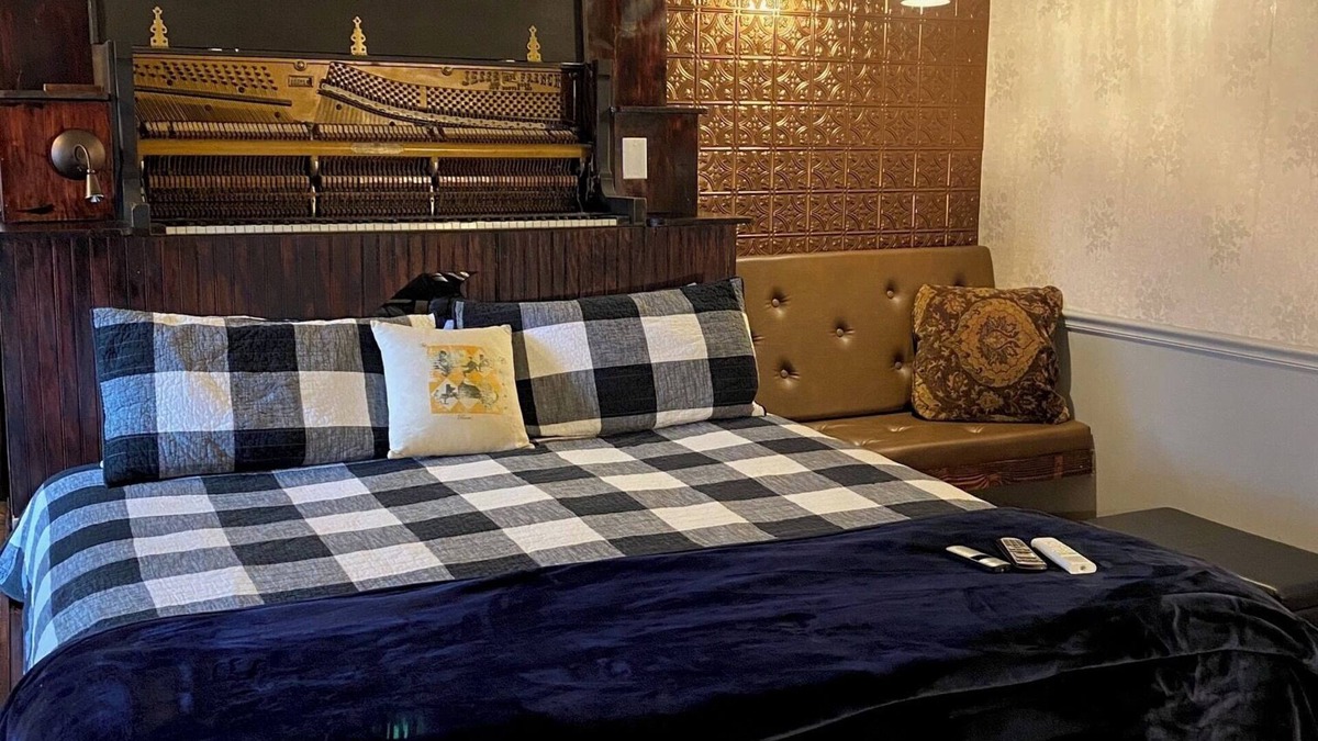 Dahlonega House | Old Storehouse Inn