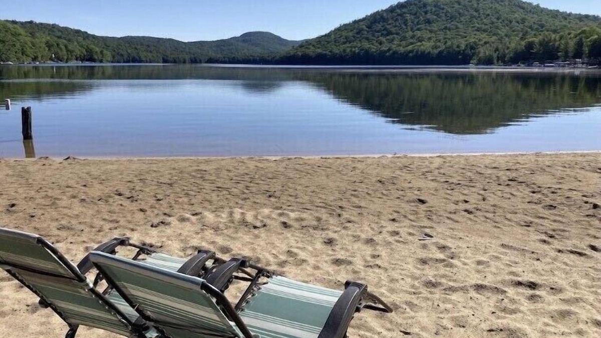 Caroga Lake House | Old Timberline Inn - Lake Front Home with PRIVATE Sandy Beach Caroga Lake, NY
