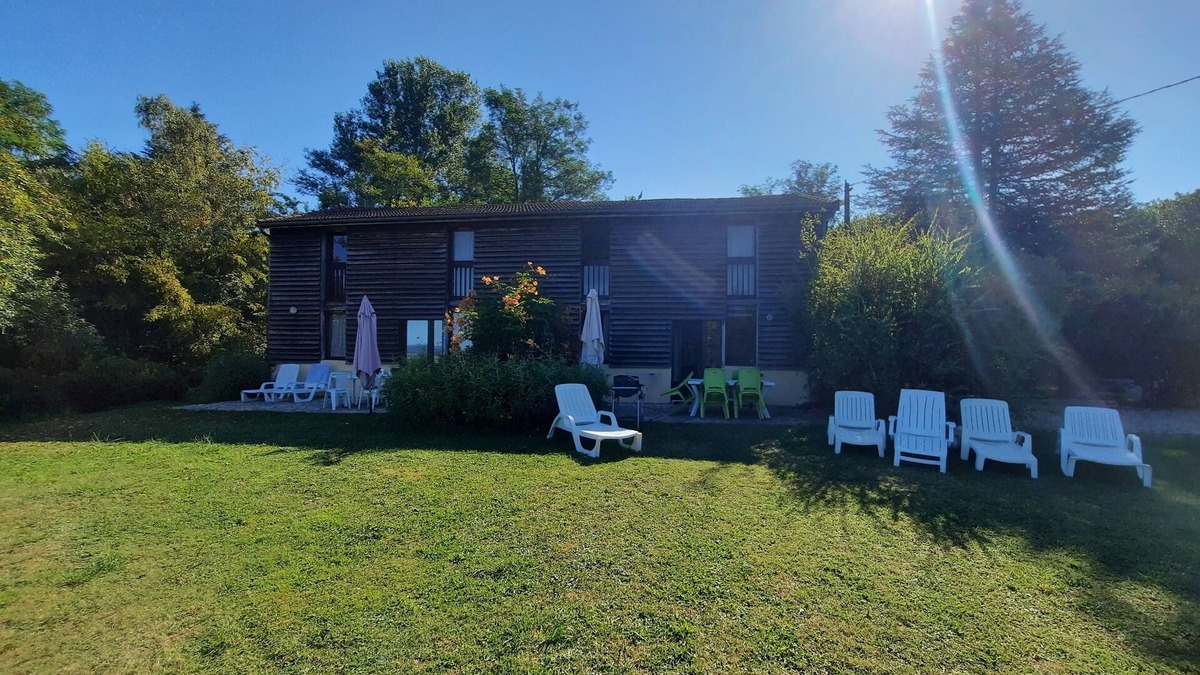 Marnac House | Old tobacco barn with a view of the Dordogne