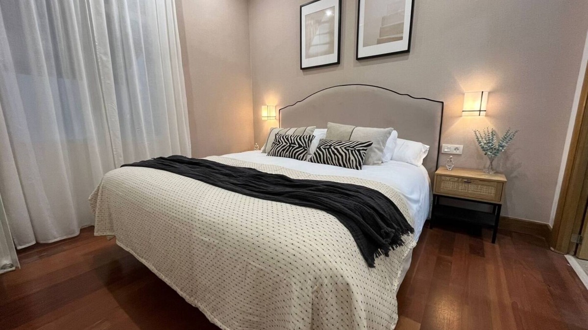 Casco Viejo Apartment | Old Town Core next to Plaza Nueva