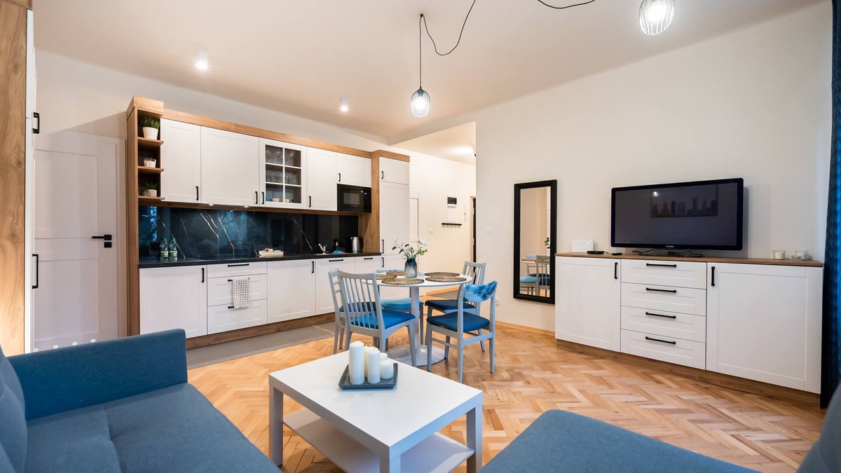 Old Town Apartment | Old Town Eclectic Apartment for 6 people