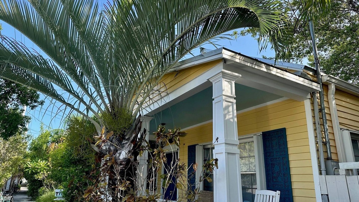 Old Town Cottage | Old Town Elegance with Island Breezes and Poolside Bliss