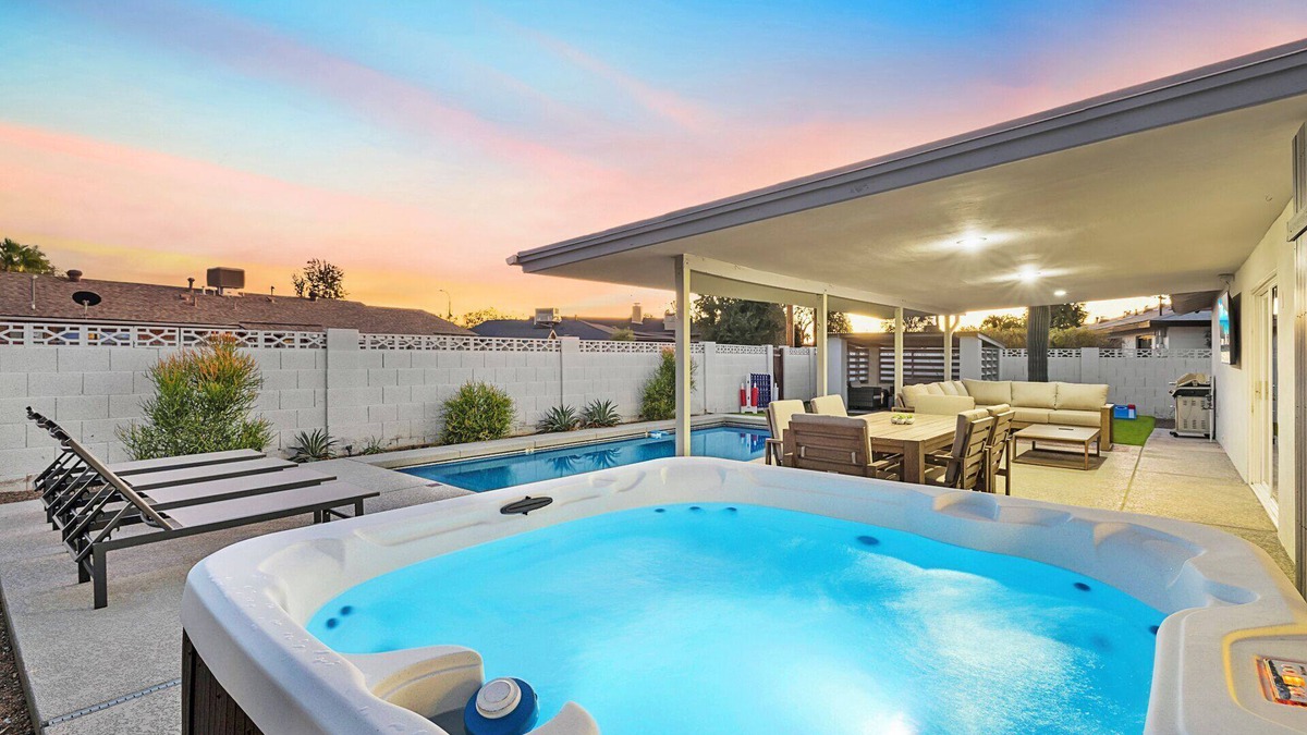 South Scottsdale Villa | Old Town Heated Pool & Spa Oasis Cabana Fire Pit
