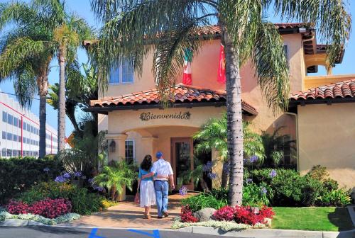 Midway District Hotel | Old Town Inn