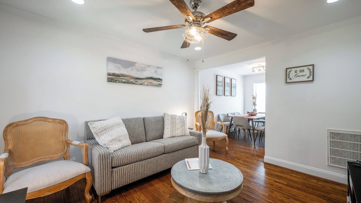 Potomac West House | Old Town Metro Fenced Yard Walkable 2 King Beds Townhome
