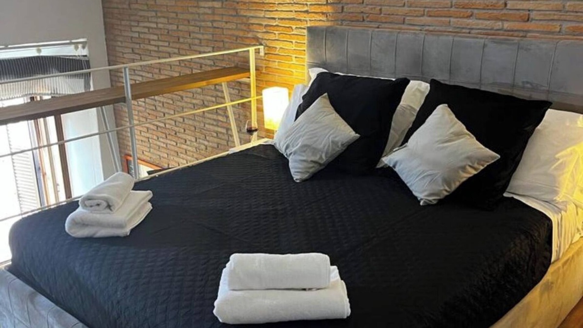 Civitavecchia Apartment | Old Town Nest - Saffi Square