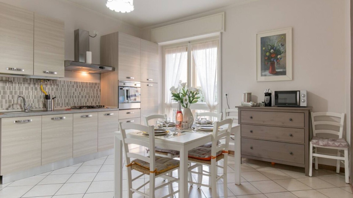 Desenzano del Garda Apartment | old town,spacious apartment two bedrooms two bathroom,lake view ,private parking