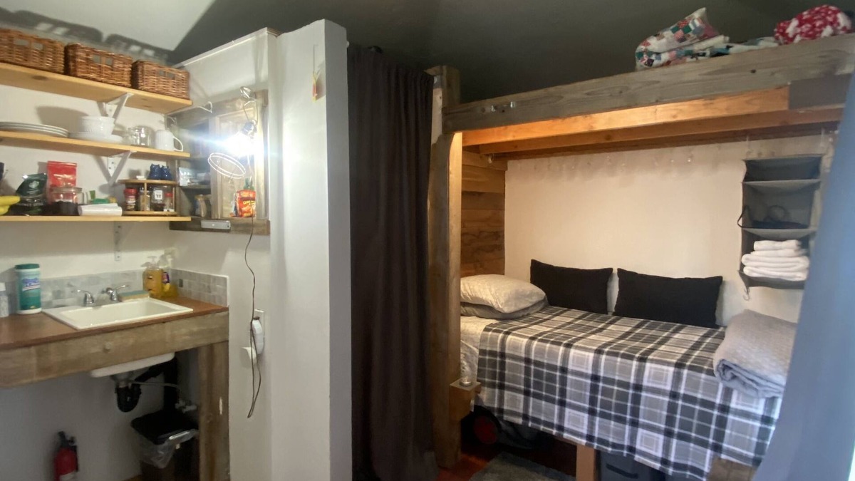 Carnation Apartment | Old Town Tiny Studio Cottage near Pacific University and Wine Country