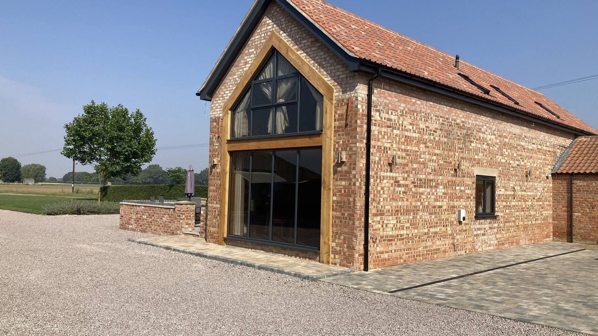 Frampton Cottage | OLD WILLOW BARN, family friendly, luxury holiday cottage in Kirton