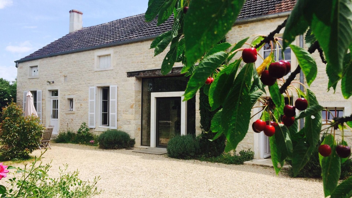 Tailly House | old winemaker's house