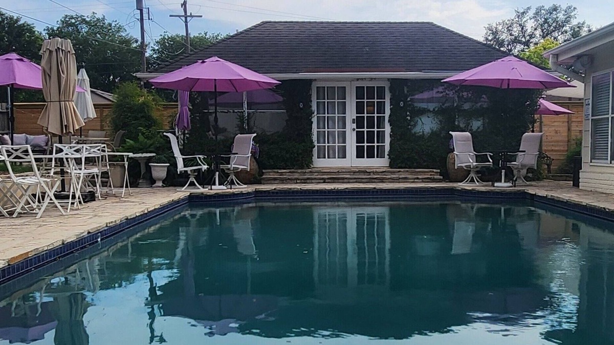 Medical Center District Cottage | Old World Charm Poolside Cottage in San Antonio