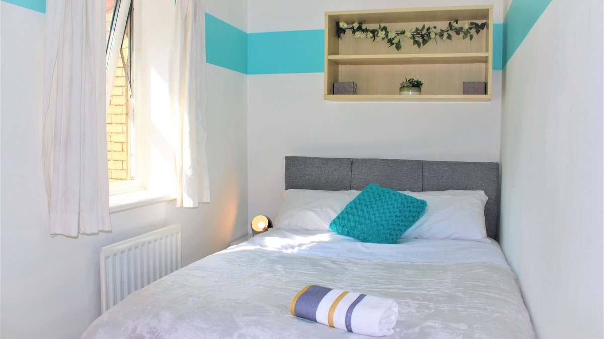 Milton Keynes House | Oldbrook Lovely 3 bedroom house FREE WIFI AND NETFLIX