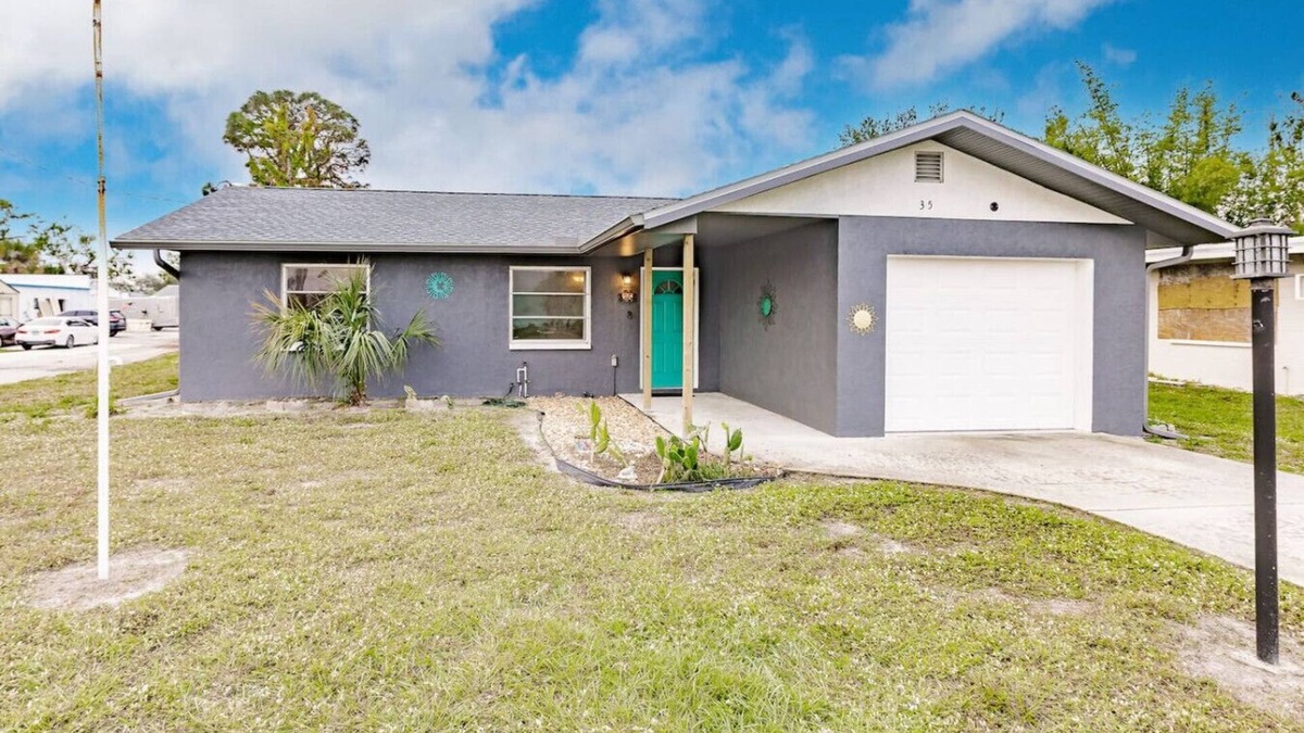 Englewood Apartment | Olde Englewood Nook-Near the beaches