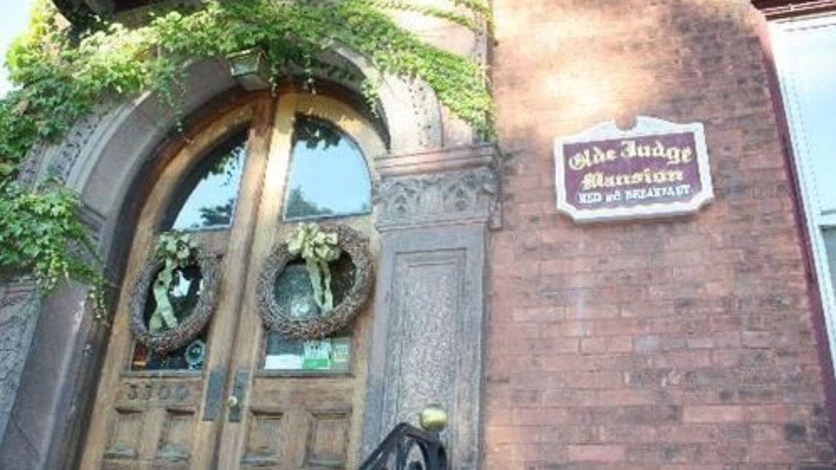 Troy Bed & Breakfast | Olde Judge Mansion