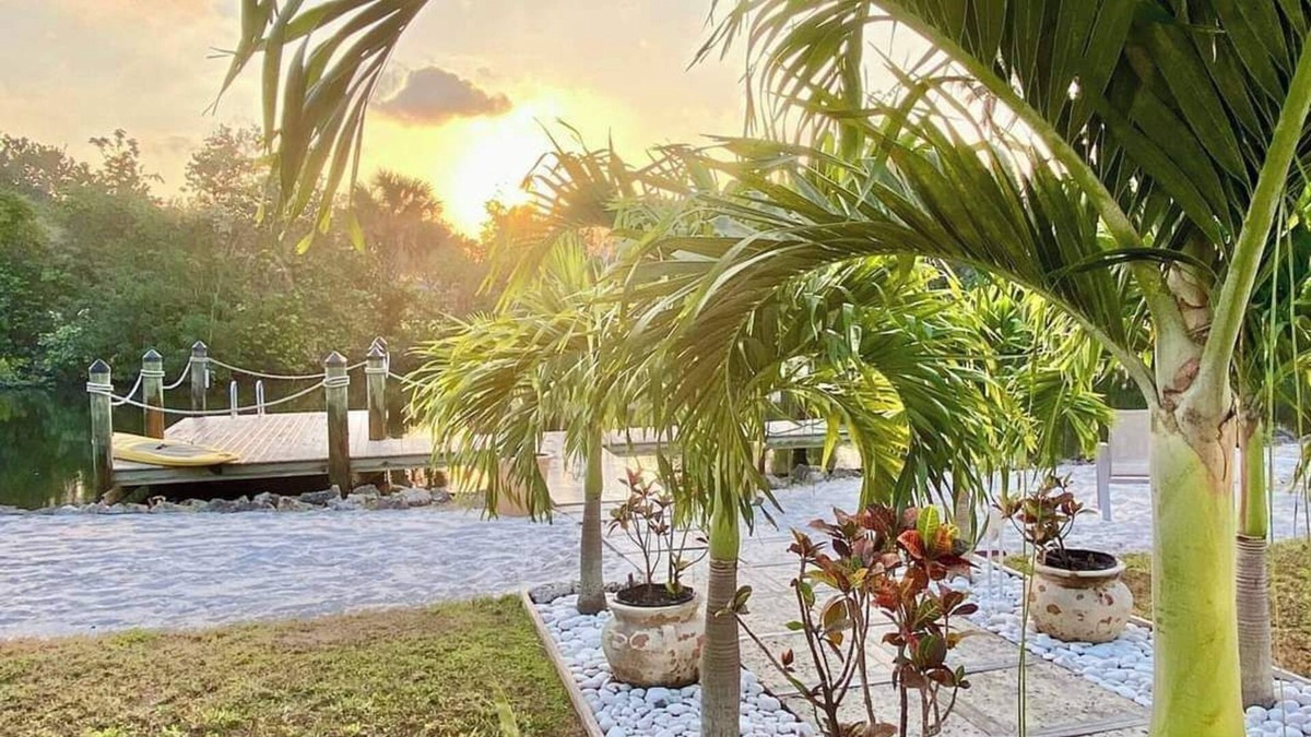 Redevelopment Area House | Olde Naples Waterfront Hideaway
