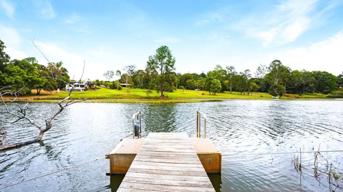 Yungaburra House | Oleander Escape Lake Front Retreat